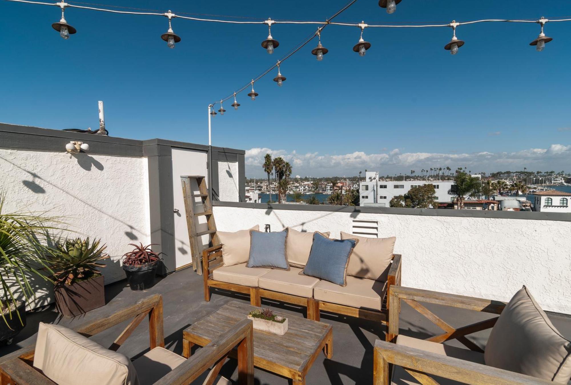 50 M To Sand Lgb 2 King Suites Long Beach Exterior photo