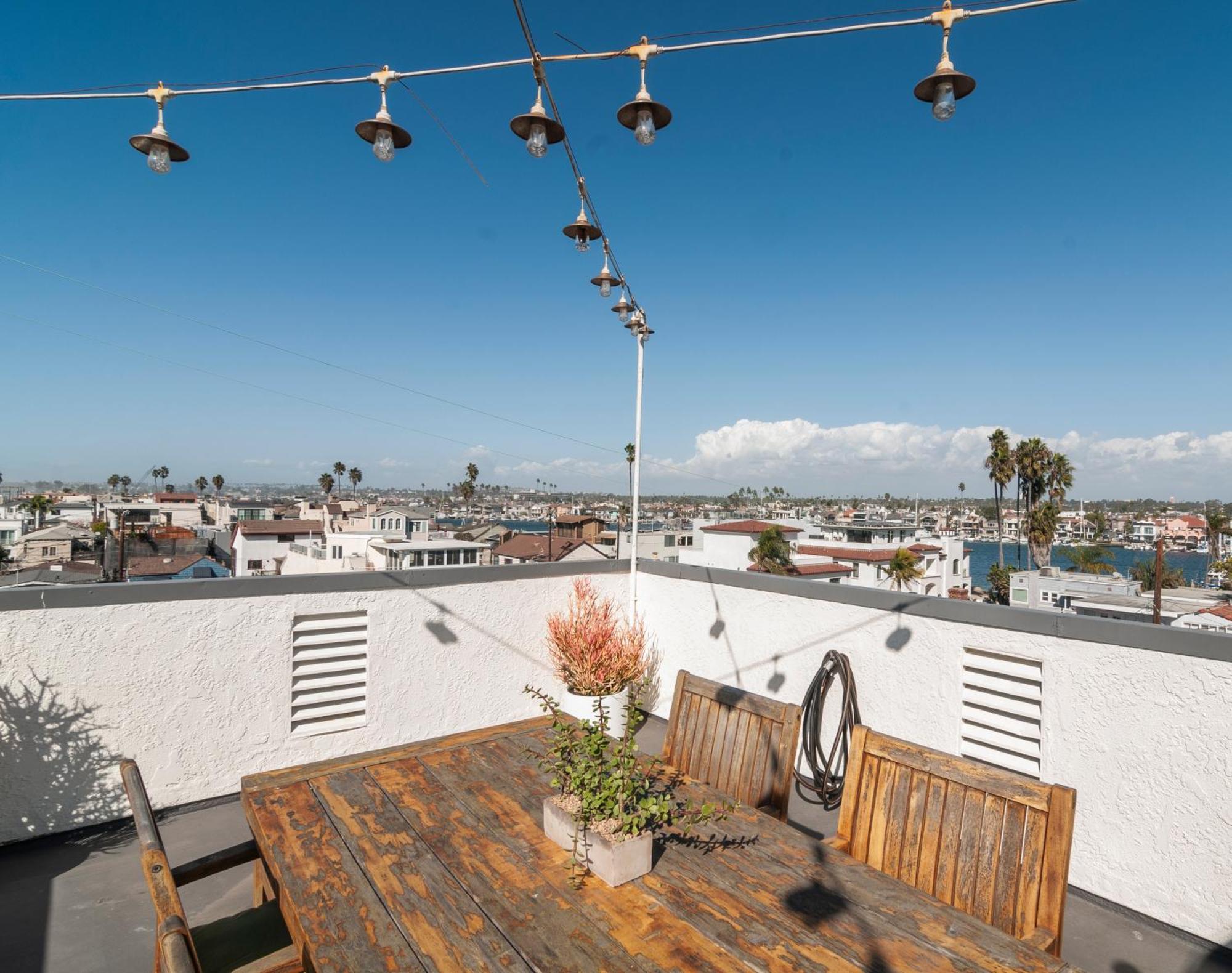 50 M To Sand Lgb 2 King Suites Long Beach Exterior photo